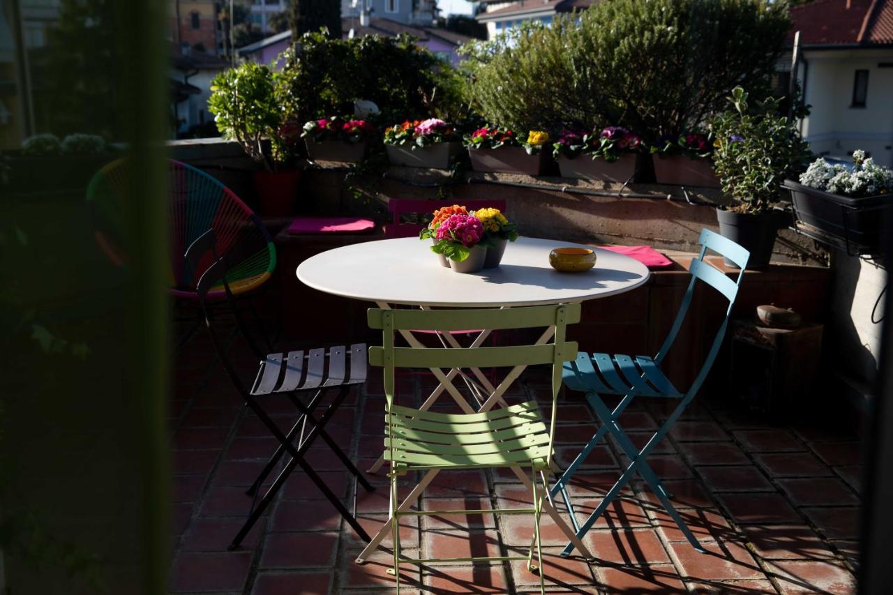 Sound Of Colors - Art Design Apartment Desenzano del Garda Exterior foto