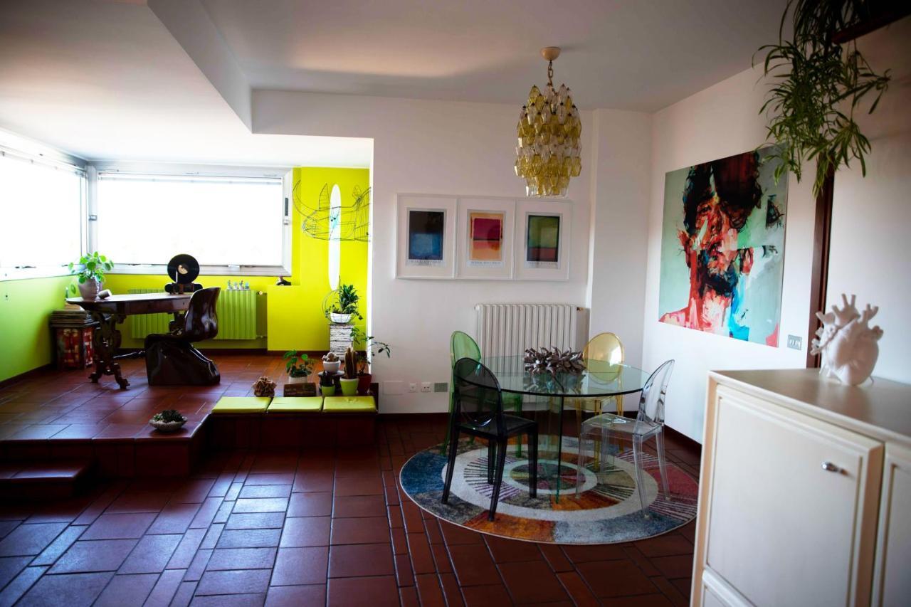 Sound Of Colors - Art Design Apartment Desenzano del Garda Exterior foto